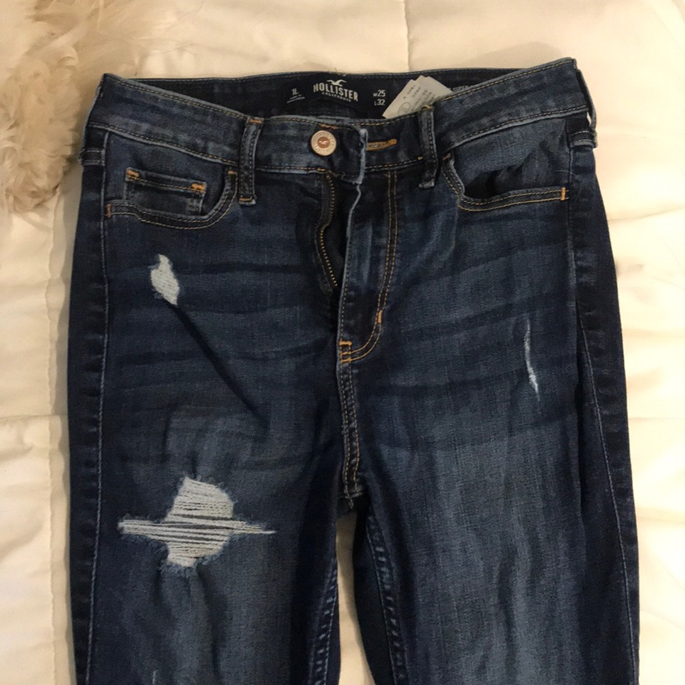 Dark wash ripped hollister super skinny jeans